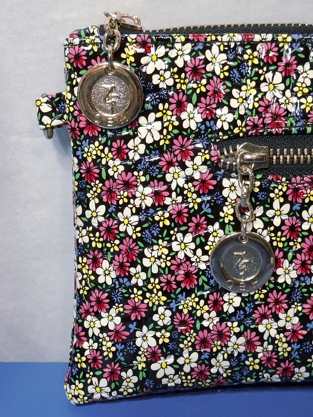 Rare Floral Zip Wristlet Crossbody Bag- NWOT - Picture 2 of 8